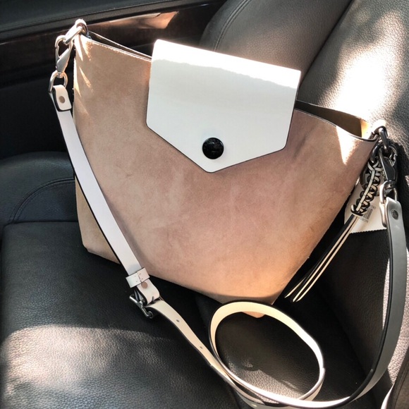 SOLD NWT Rag&Bone Atlas Bucket Bag in nude - Picture 5 of 8